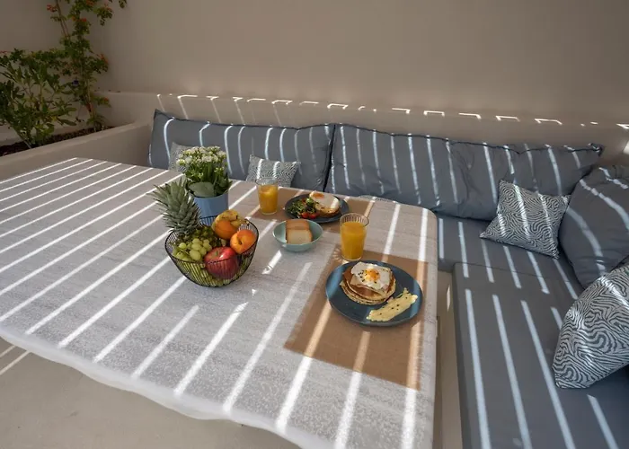 Tholaki Luxury Kamári