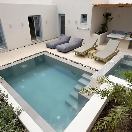 Tholaki Luxury Kamari (Santorini)