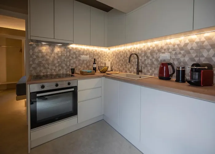 Tholaki Luxury Kamári