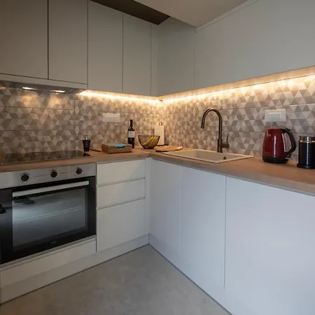 Tholaki Luxury Камари